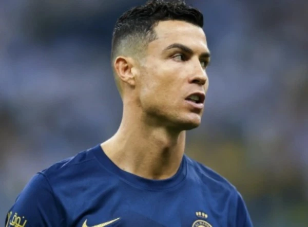 Ronaldo đòi thay trọng tài ngay trong trận đấu tại Saudi Arabia