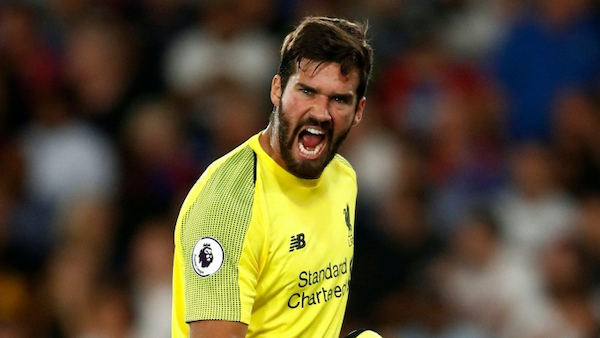 Alisson Becker vẫn chưa trở lại tập luyện