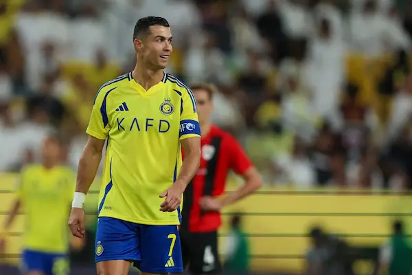 Kiến tạo trận của Cristiano Ronaldo gây tranh cãi như thế nào?