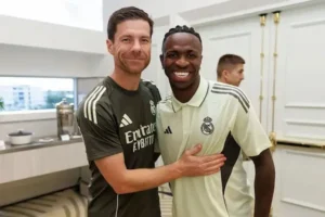 Mâu thuẫn giữa Vinicius Jr và HLV Alonso đã được giải quyết?