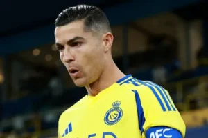 Cristiano Ronaldo sẽ được lợi gì khi FIFA gỡ bỏ án cấm chuyển nhượng?
