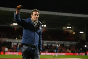 Ryan Reynolds giàu có như thế nào sau thương vụ Wrexham?